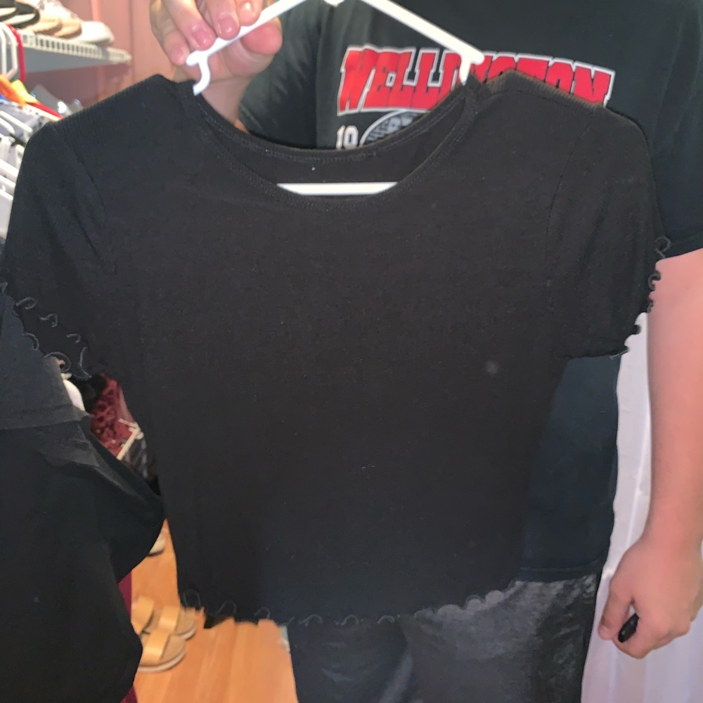 black crop top